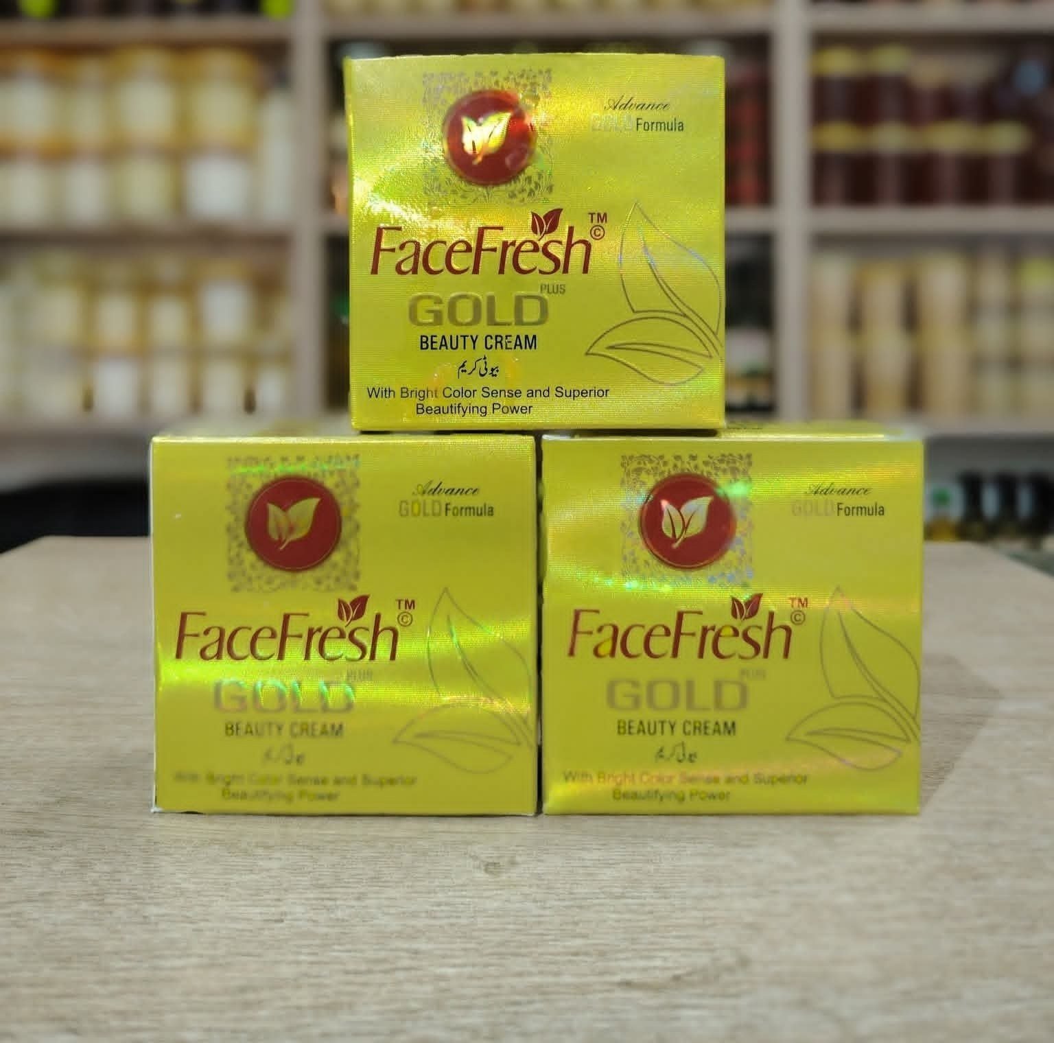 ✨ بشرة أكثر إشراقًا ولمعانًا مع FaceFresh Gold! ✨